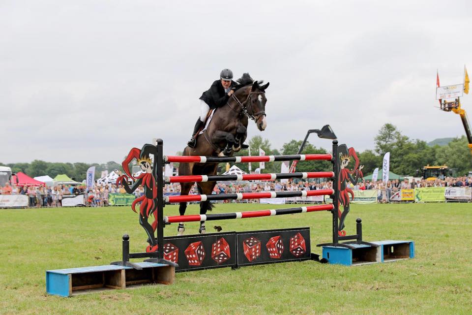 Robert-Smith-Showjumper