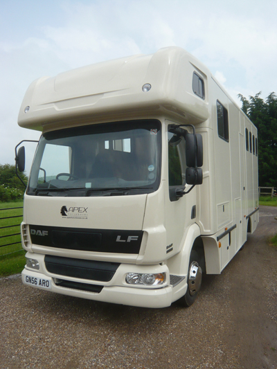 newbuild-horsebox